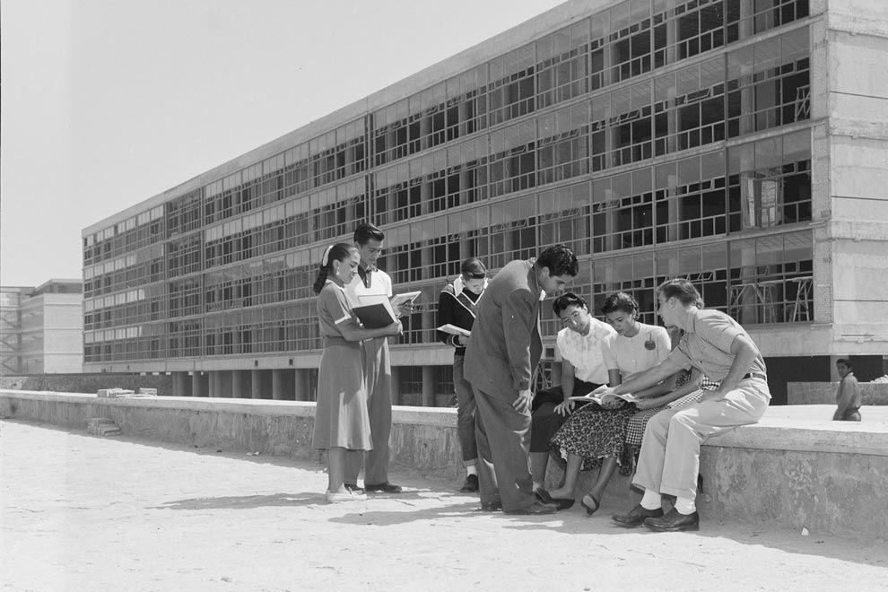 1954: Entrega Oficial De CU - Gaceta UNAM