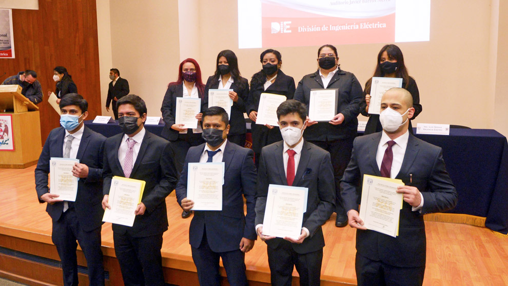 Ceremonia De Titulación Colectiva En Ingeniería - Gaceta UNAM